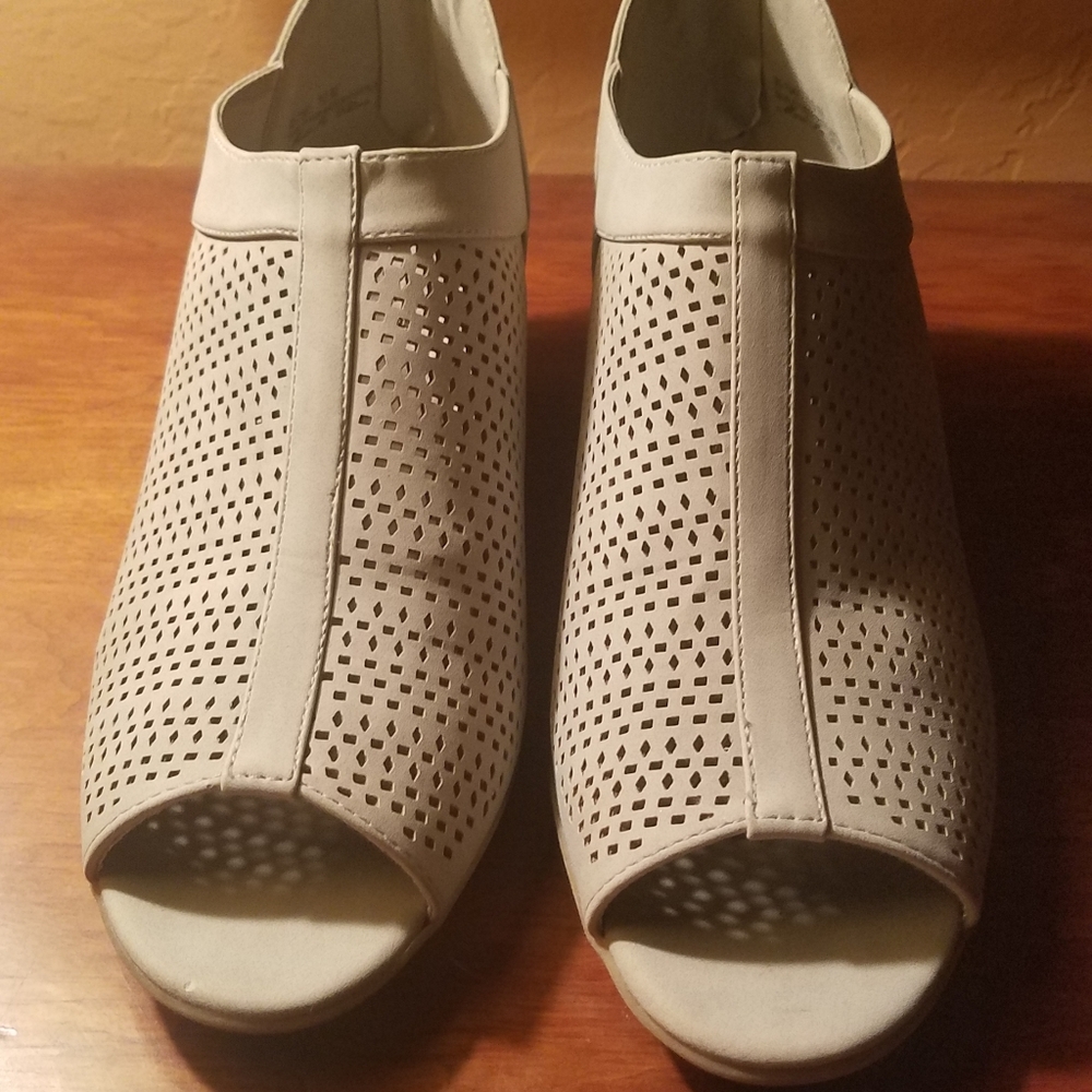 Shoes, womens, 10M